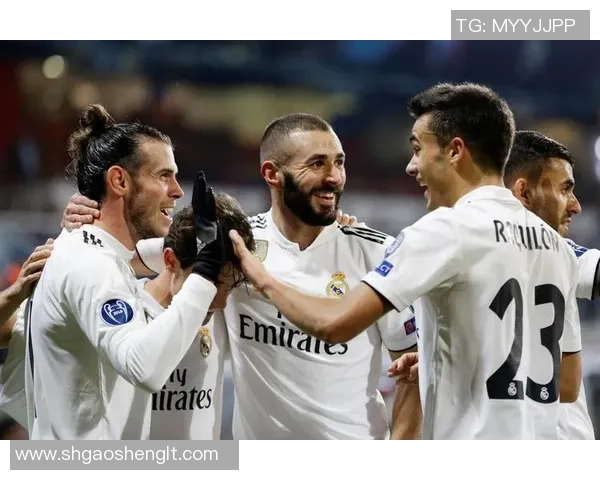 激战欧冠赛场对决皇家马德里展现球队实力与战术魅力 激战欧冠赛场对决皇家马德里展现球队实力与战术魅力