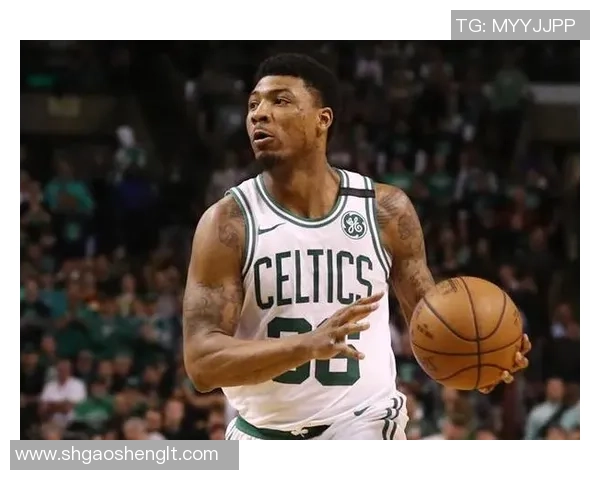 马库斯斯马特带领球队奋勇争先展现领袖风范与拼搏精神